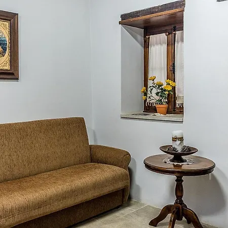 To Konatzi Tou Flokka Apartament *