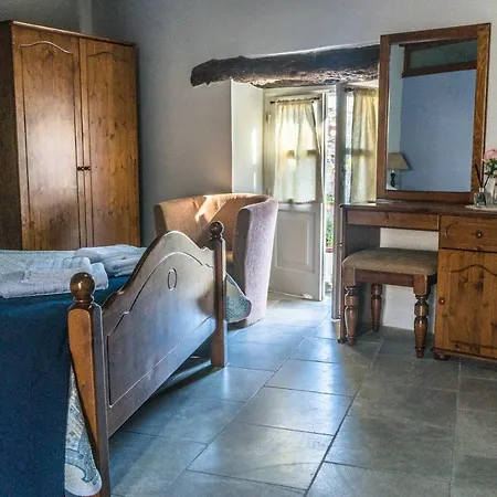 To Konatzi Tou Flokka * Agios Theodoros