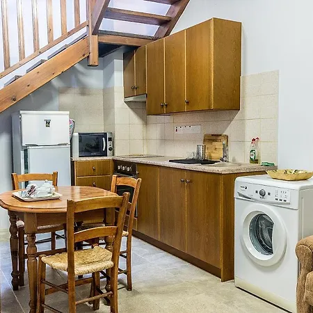 To Konatzi Tou Flokka Apartament *