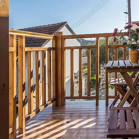 To Konatzi Tou Flokka *