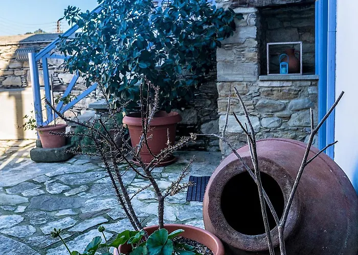 To Konatzi Tou Flokka * Agios Theodoros