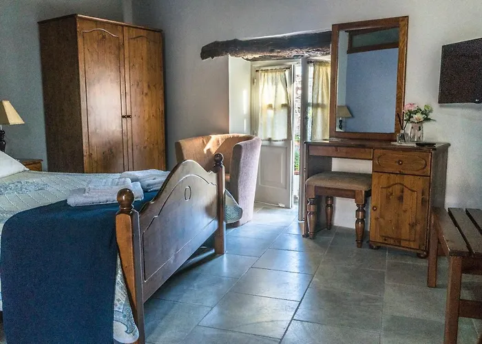 To Konatzi Tou Flokka * Agios Theodoros